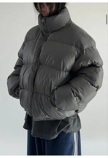 그레이 볼륨 다운 자켓