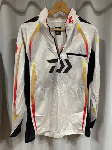 다이와 하프 지퍼 셔츠