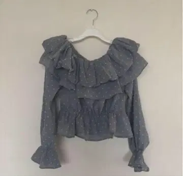 LILLIAN CARAT 벌룬 오프숄더 블라우스