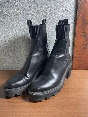 블랙 가죽 사이드 고어 부츠