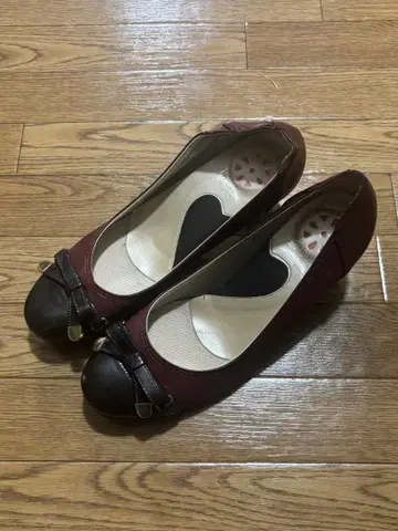 와인 레드 펌프스 23.5cm