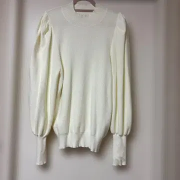 M 프리미어의 벌룬 슬리브 니트