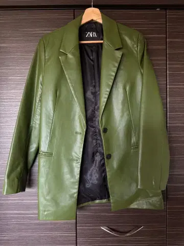 ZARA 올리브 그린 테일러드 자켓