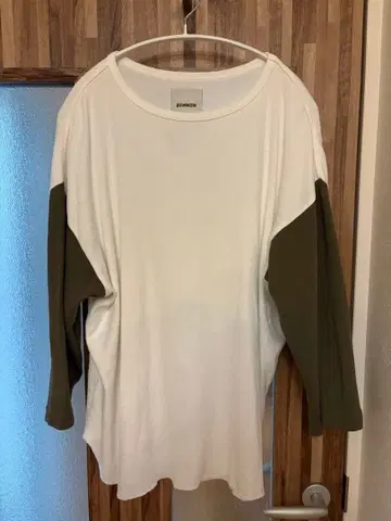 BOWWOW 7부 소매 티셔츠 M 화이트 올리브