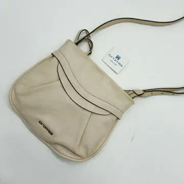 [ 새상품급 ] 쿠로미 천연 가죽 가죽 숄더백 사선 크림 로고