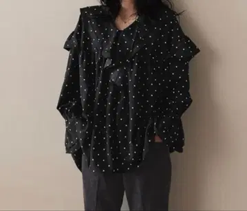 로리즈팜 프릴 튜닉 블라우스