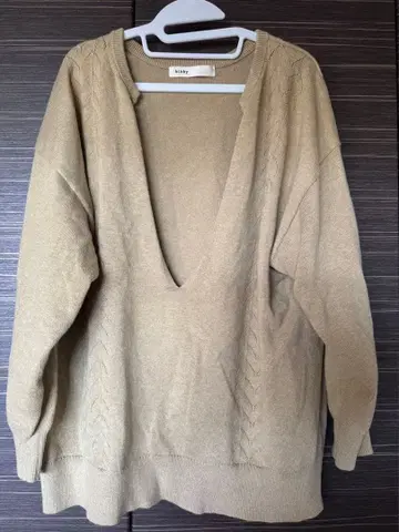 Black by Moussy 베이지 V넥 니트