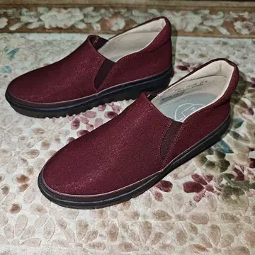 버건디 슬립온 여성용 신발