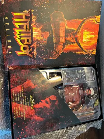 핫토이즈 헬보이 1/6