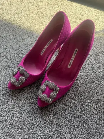 마놀로 블라닉 행시 패브릭 37