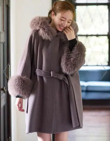 택 포함 미사용 새상품 셀포드 2025년 신상 퍼 판초 코트 MOC