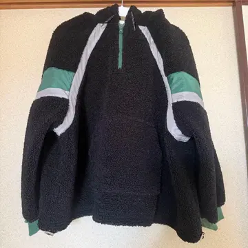 하프 지퍼 보아 플리스 자켓 블랙과 그린