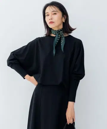 한 번 착용 23구 비스코스 스트레치 돌먼 니트 38 블랙