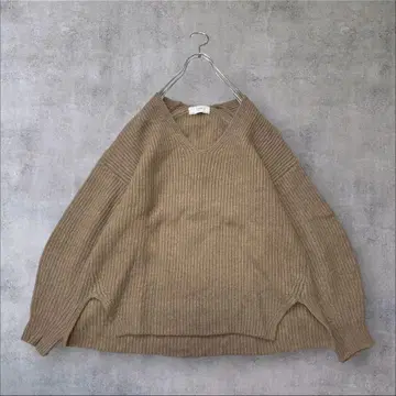 새상품급 슬로브 이에나 라쿤 혼방 V넥 풀오버