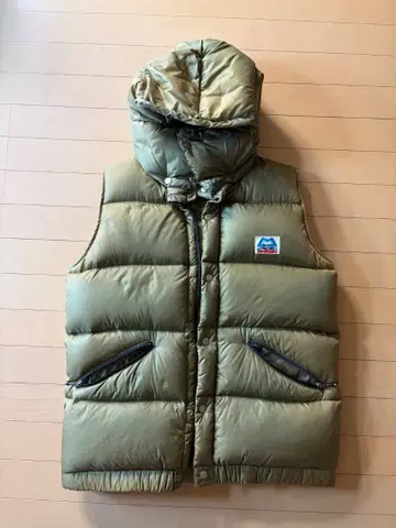 마운틴 이큅먼트 후드 부착 다운 베스트