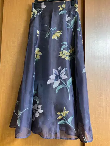 Apuweiser-riche 리얼 플라워 오팔 스커트