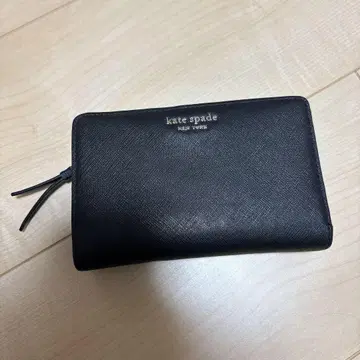 [ 새상품급 ] kate spade 블랙 가죽 접이식 지갑
