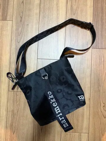 marimekko 블랙 숄더백