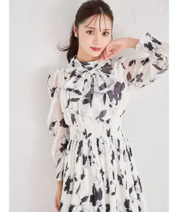 2WAY 보타이 리본 포함 플라워 프린트 셔링 플리츠 원피스 화이트 컬러
