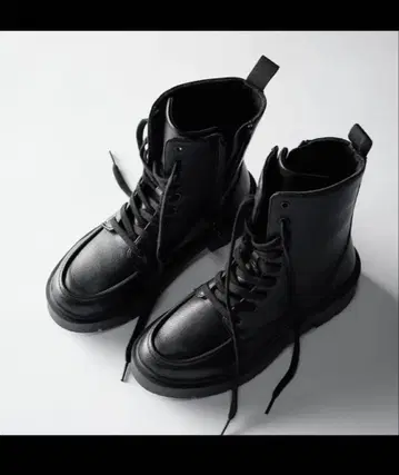 유니클로 25cm 레이스업 부츠