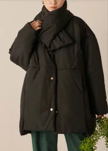 모노마트 fotksy 머플러 포함 충전솜 코트