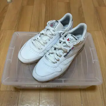 리복 화이트 스니커즈