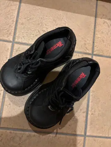 Demonia 데모니아 STOMP-08 통굽 스니커즈 블랙 고딕