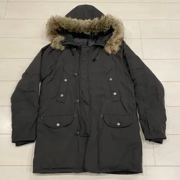 GU 퍼 자켓 밀리터리 블랙