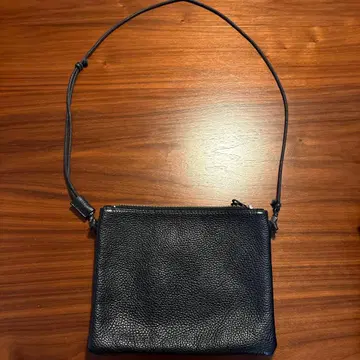 MR. OLIVE 블랙 가죽 숄더백