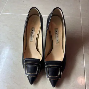 DIANA 블랙 스틸레토 하이힐