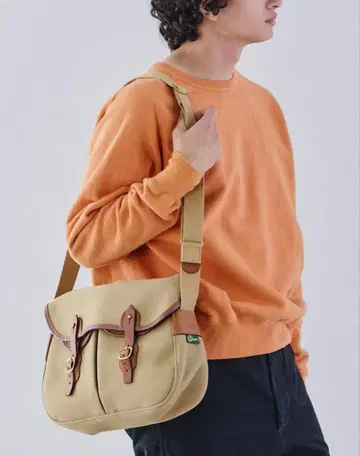 브래디 아리엘 트라우트 스몰