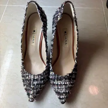 DIANA 트위드풍 하이힐 펌프스