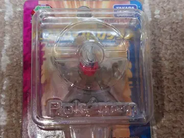 포켓몬 몬스터 컬렉션 (다크라이)와 극장 한정판 골드 메달