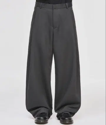 시그니처 와이드 배럴 레그 슬랙스 다크 그레이