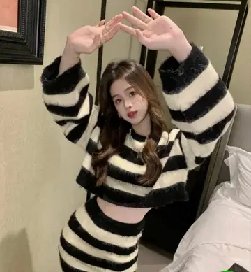 스트라이프 보더 니트 셋업