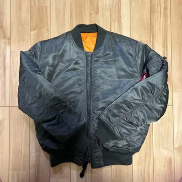 Alpha Industries MA-1 플라이트 자켓 리버서블