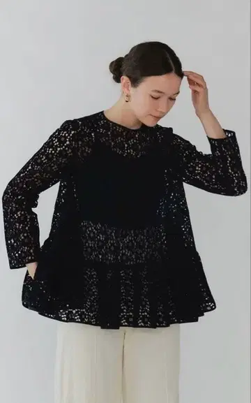 요리 플로키 레이스 티어드 블라우스