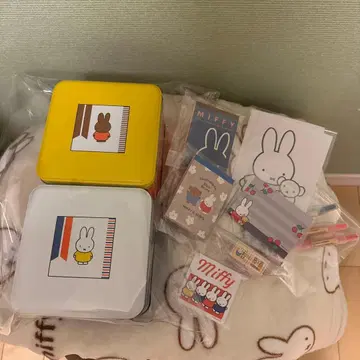 미피 캔과 문구 세트