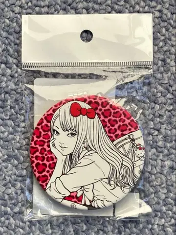 [ 익명 배송 ] 이토 준지 x 산리오 캐릭터즈 컴팩트 더블 거울