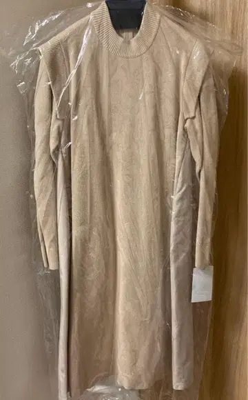 셀포드 니트 원피스 새상품 미사용