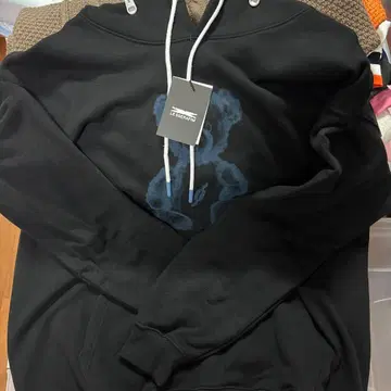 르세라핌 블랙 후드티 XL