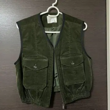 AMERI 올리브 그린 코듀로이 베스트