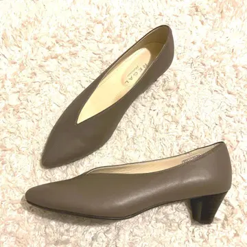 새상품 리갈 포인티드 펌프스 22.5 브라운