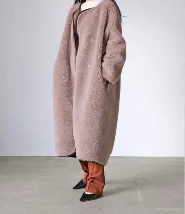 AKTE 롱 보아 코트