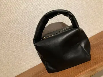 AULENTTI 블랙 가죽 핸드백