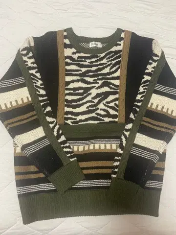 [ EVRIS ] 제브라 패턴 니트 스웨터
