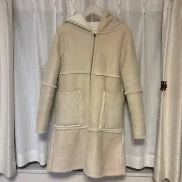 아줄바이마우지 무스탕 코트