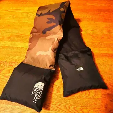 새상품급 THE NORTH FACE 카모플라쥬&블랙 눕시 머플러