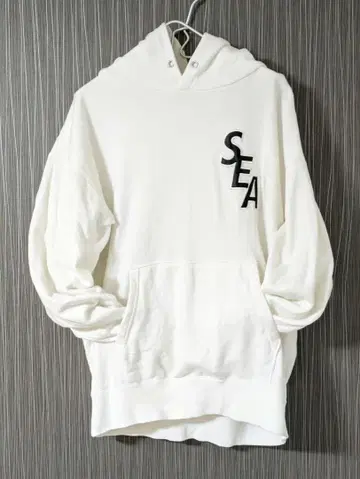 [ 인기 ] wind and sea 풀오버 후드티 화이트 자수 로고