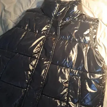 GUESS 다운 베스트